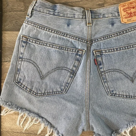 Levi's vintage 505 Blue Jean Shorts with Frayed Hem - Picture 6 of 10